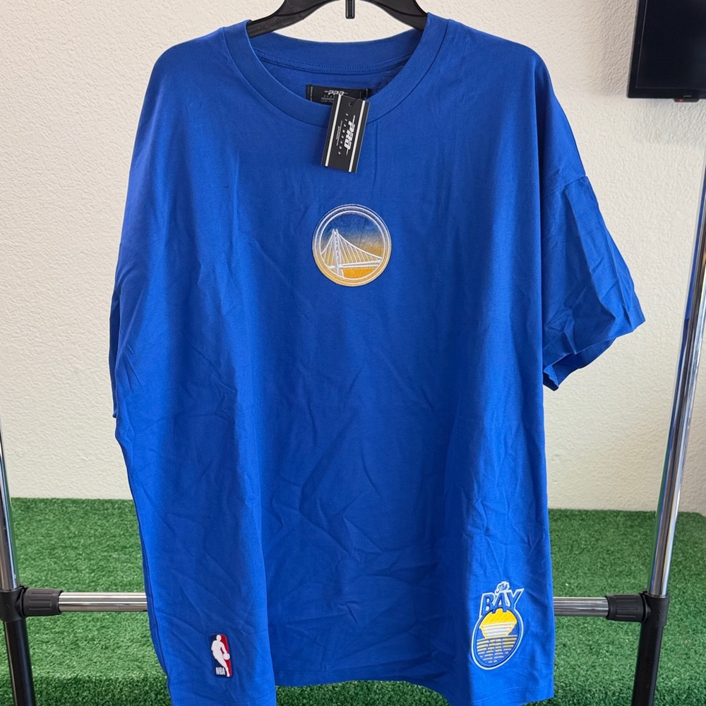 Pro Standard Golden State Warriors T-Shirt with sewn on logos. XL, NWT